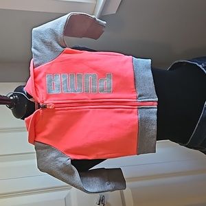 NWOT toddler sweatshirt. 12 mo, coral & grey